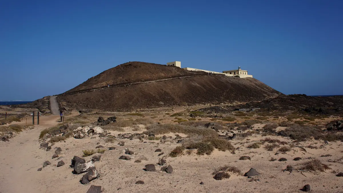 The trail towards the lighthouse on Lobos