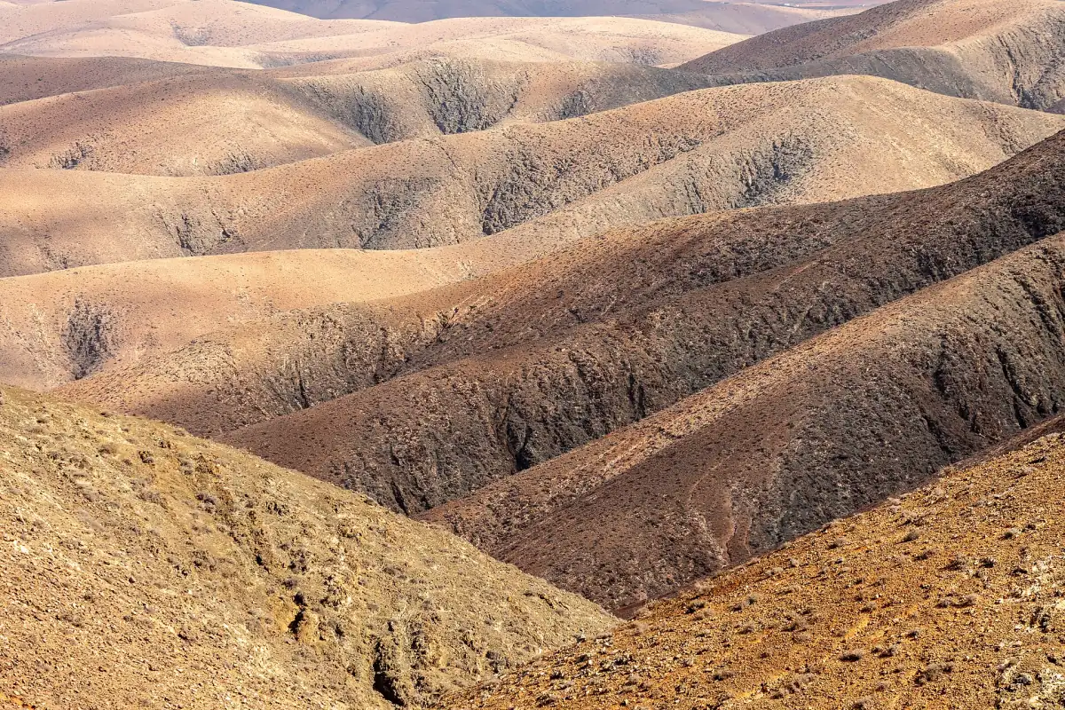 Las colinas áridas del interior cerca de Pájara